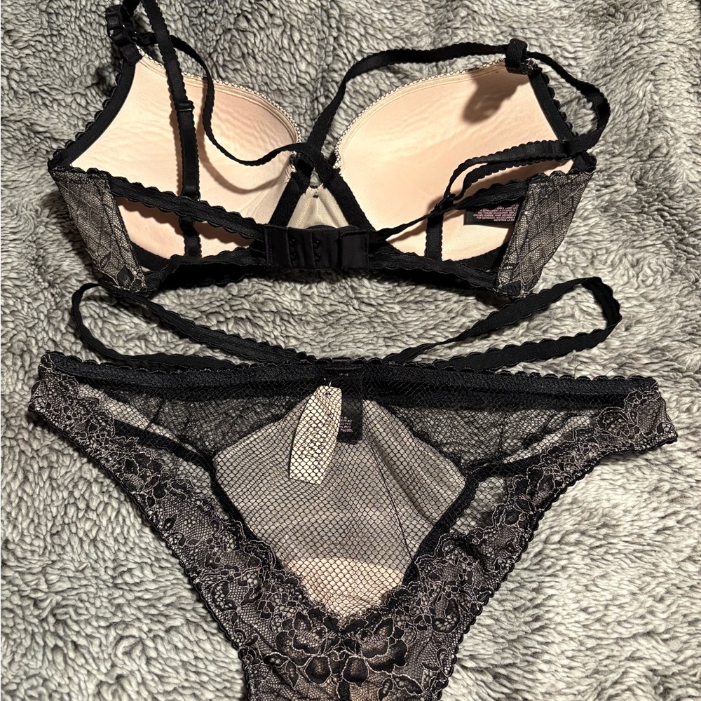 Victoria's Secret Black and Cream Lace Bra Set - Picture 4 of 7